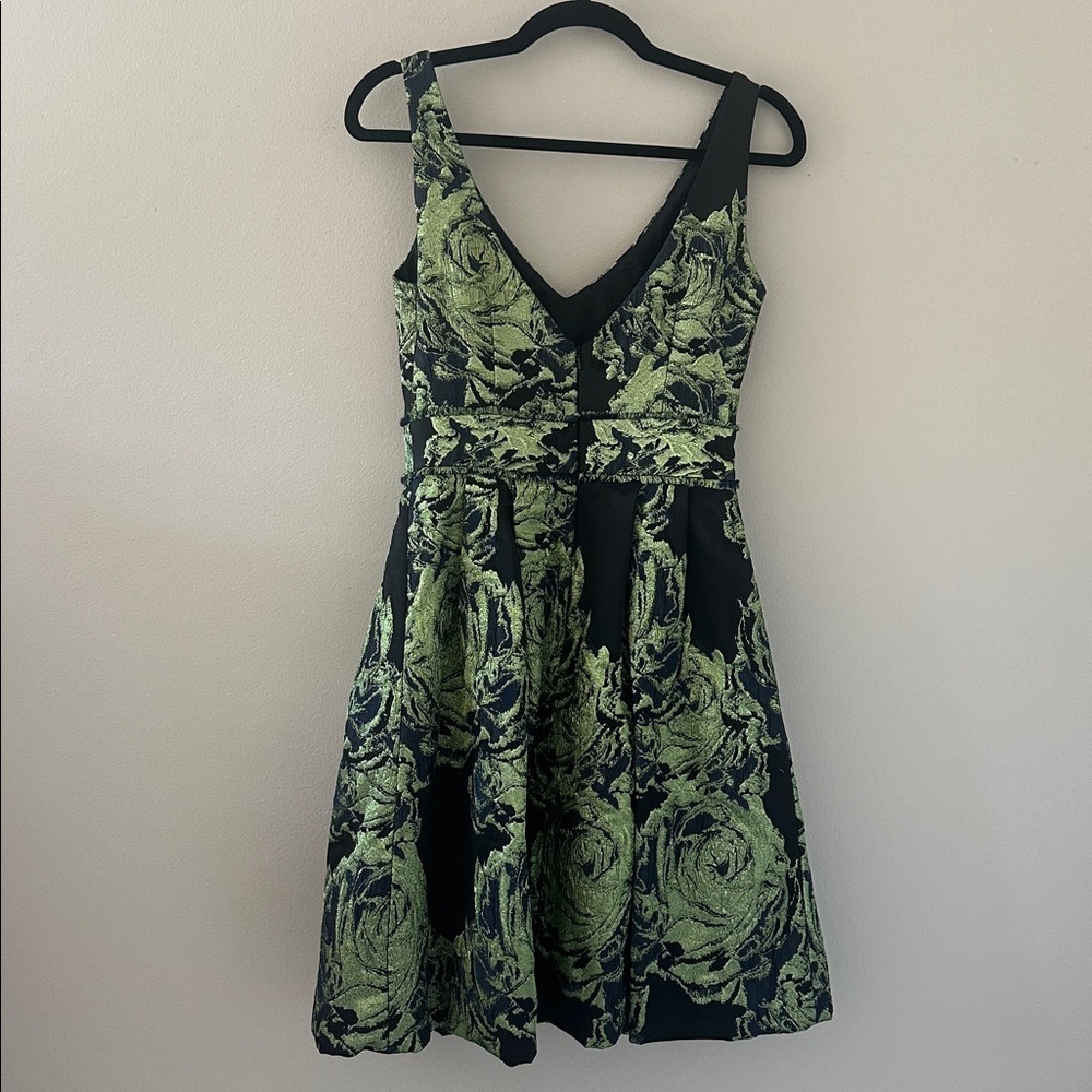 THEIA Women’s Green Metallic Floral Jacquard Organza Cocktail Dress Size 6 - Picture 4 of 11